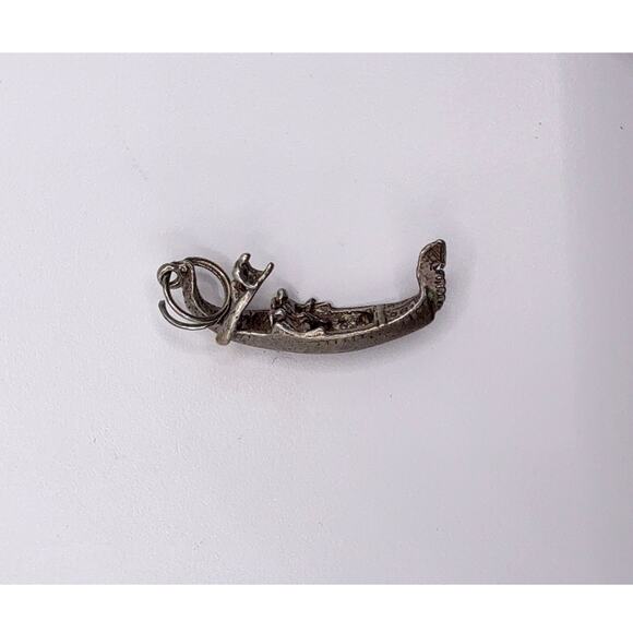 Vintage Venetian Gondola Souvenir Charm (Unmarked Silver) - Picture 7 of 8